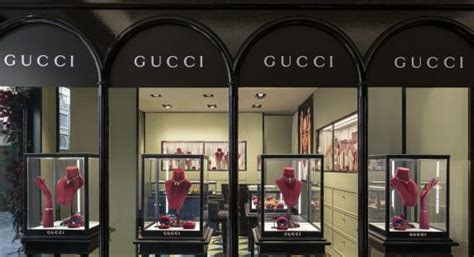 New Gucci boutique opens in Belfast city centre – selling watches .